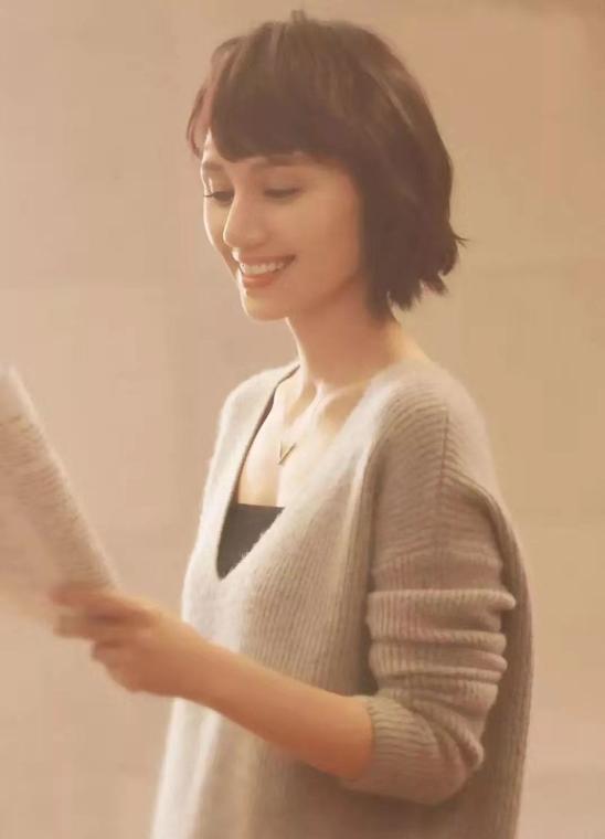 当46岁袁泉和63岁费翔站在一起，我终于明白，什么是顶级骨相