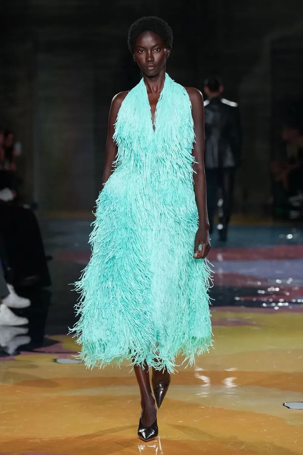 米兰时装周入选前十唯一华人,米兰时装周第一排坐的谁