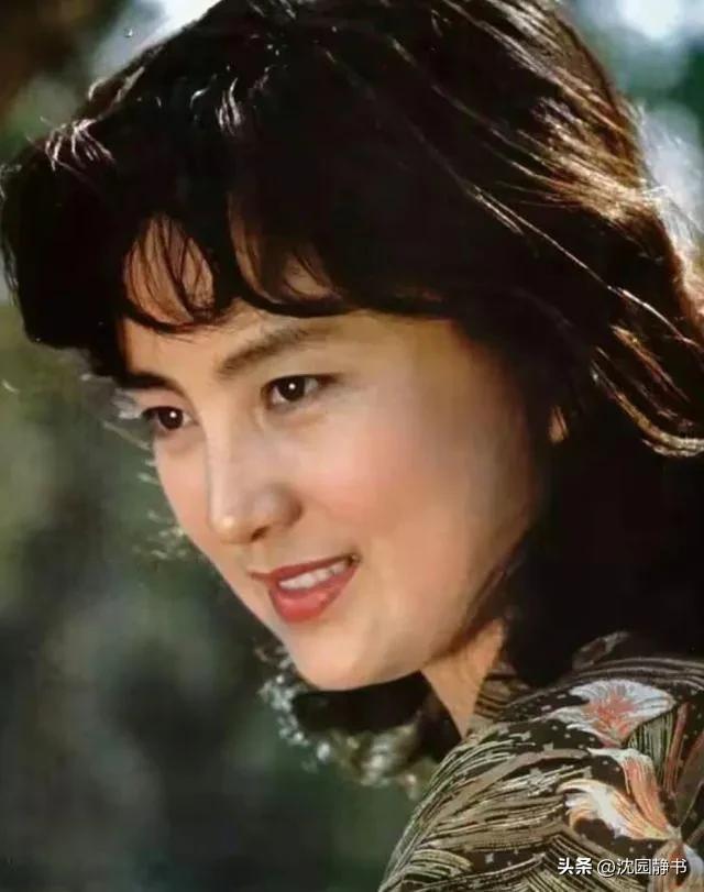 长得貌美如花演技不温不火女星,女明星惊艳时光的盛世美颜