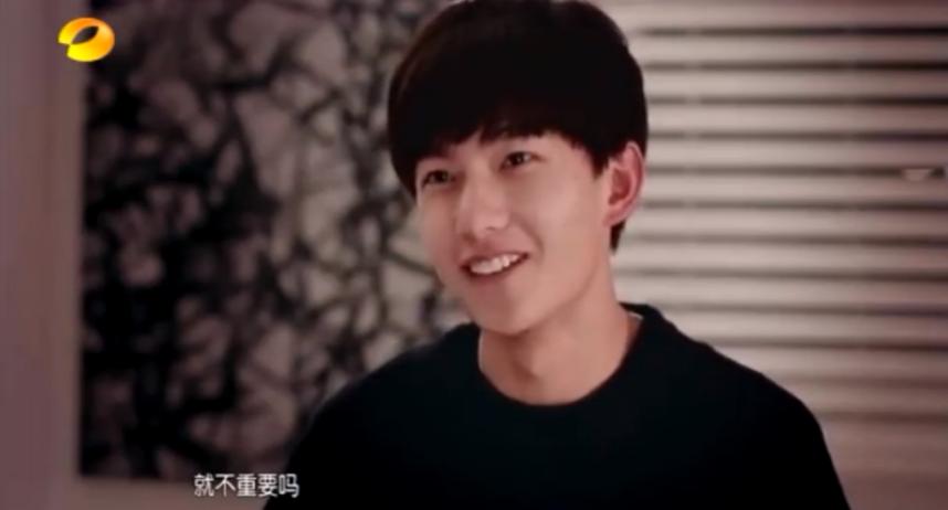 资本*绑捆**杨幂：为3亿吃牛肉，怼刘敏涛暴露人品，因王鸥成笑话