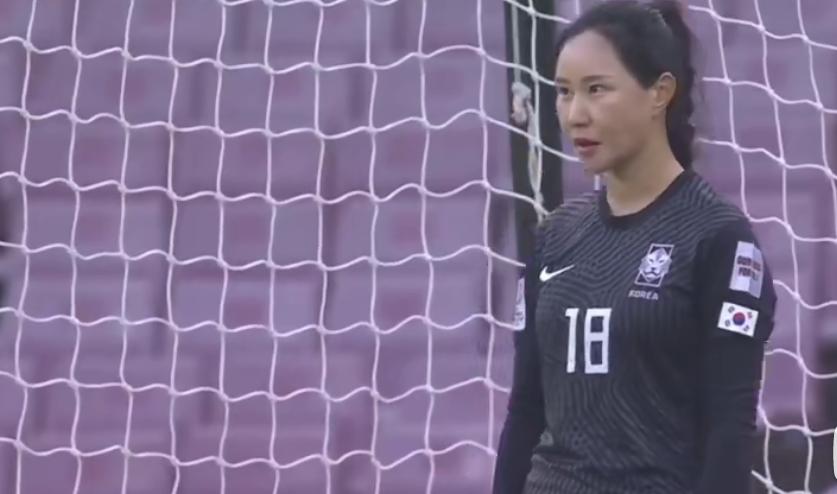 中国足球女足被调侃,中国足球还得看女足