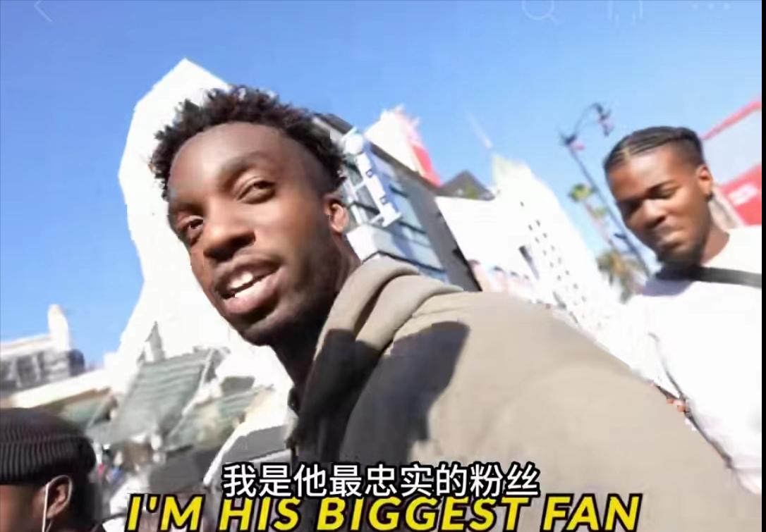 外国小伙真会玩儿搞笑视频,外国男子真是会玩