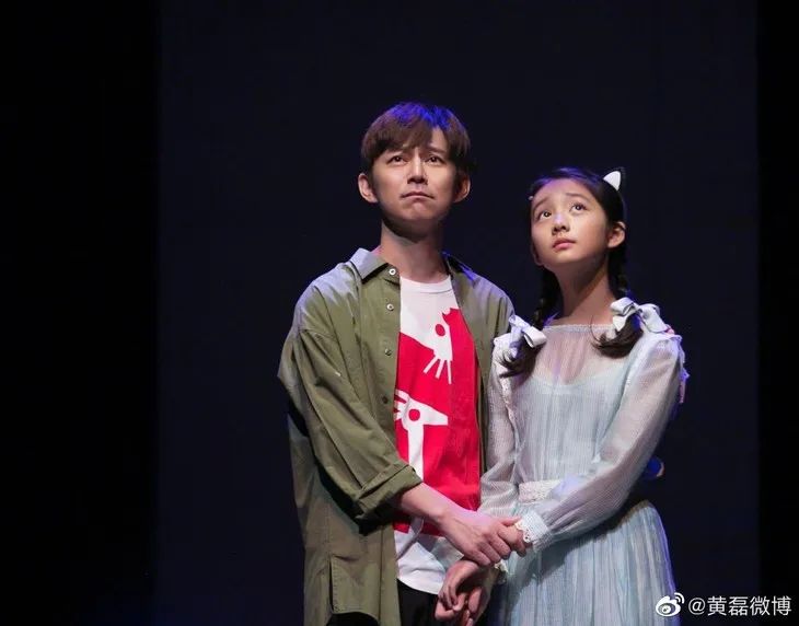 被时代洪流裹挟年轻人,被流量裹挟