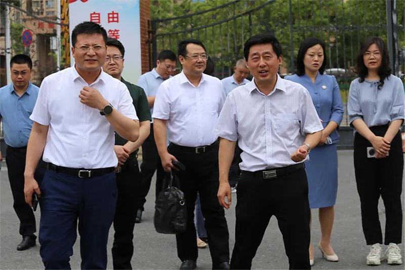 脚踏实地行稳致远,行稳致远砥砺前行