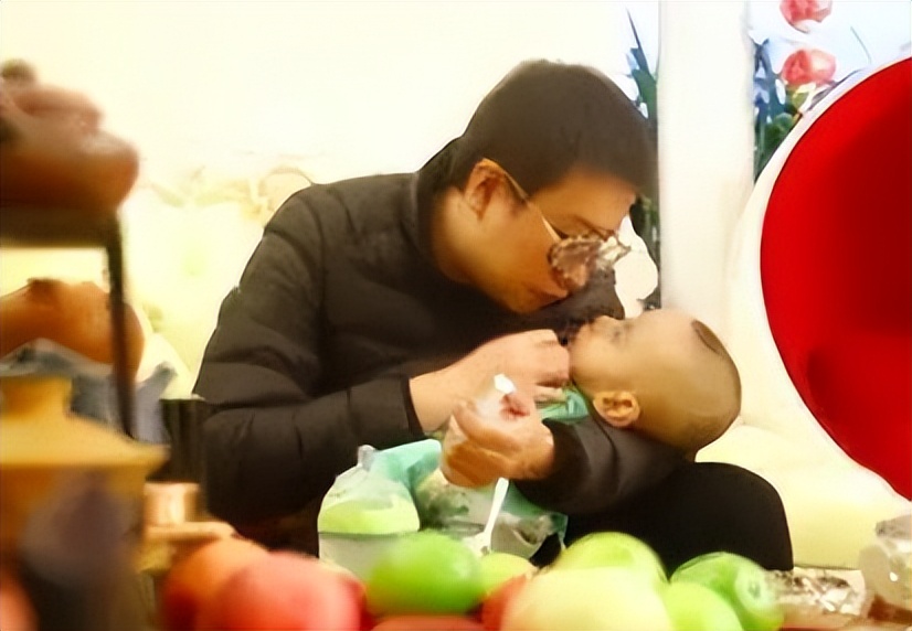 云南高中父亲研制药救儿子,父亲自学制药救治绝症儿子