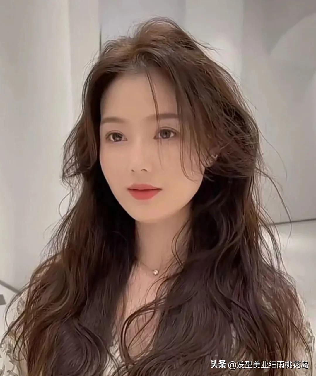 美感十足的中长发烫发,中长发烫发什么类型好看