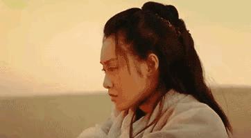 两名女子去无人售货店,女孩偷无人售货店