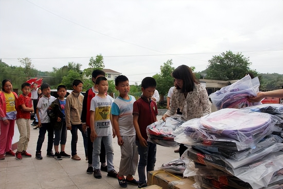 31年前,她因一双“大眼睛”震撼全国,安徽女孩苏明娟现状如何?