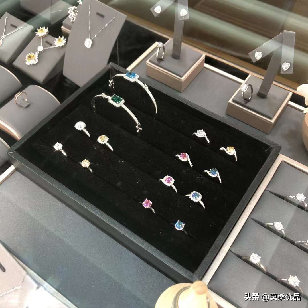 美妆实体店如何实现跨界饰品合作,美妆跨境线下实体店怎么开