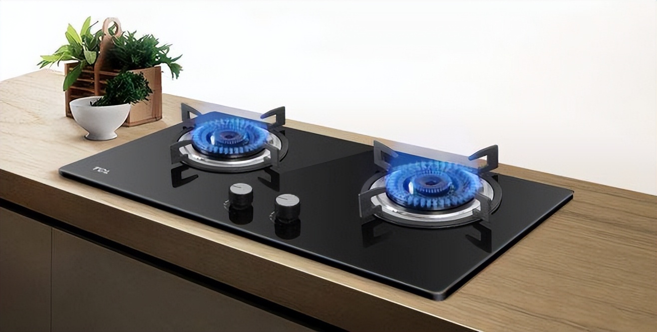 第一次搬新家燃气灶怎么使用,搬新家煤气灶要换吗