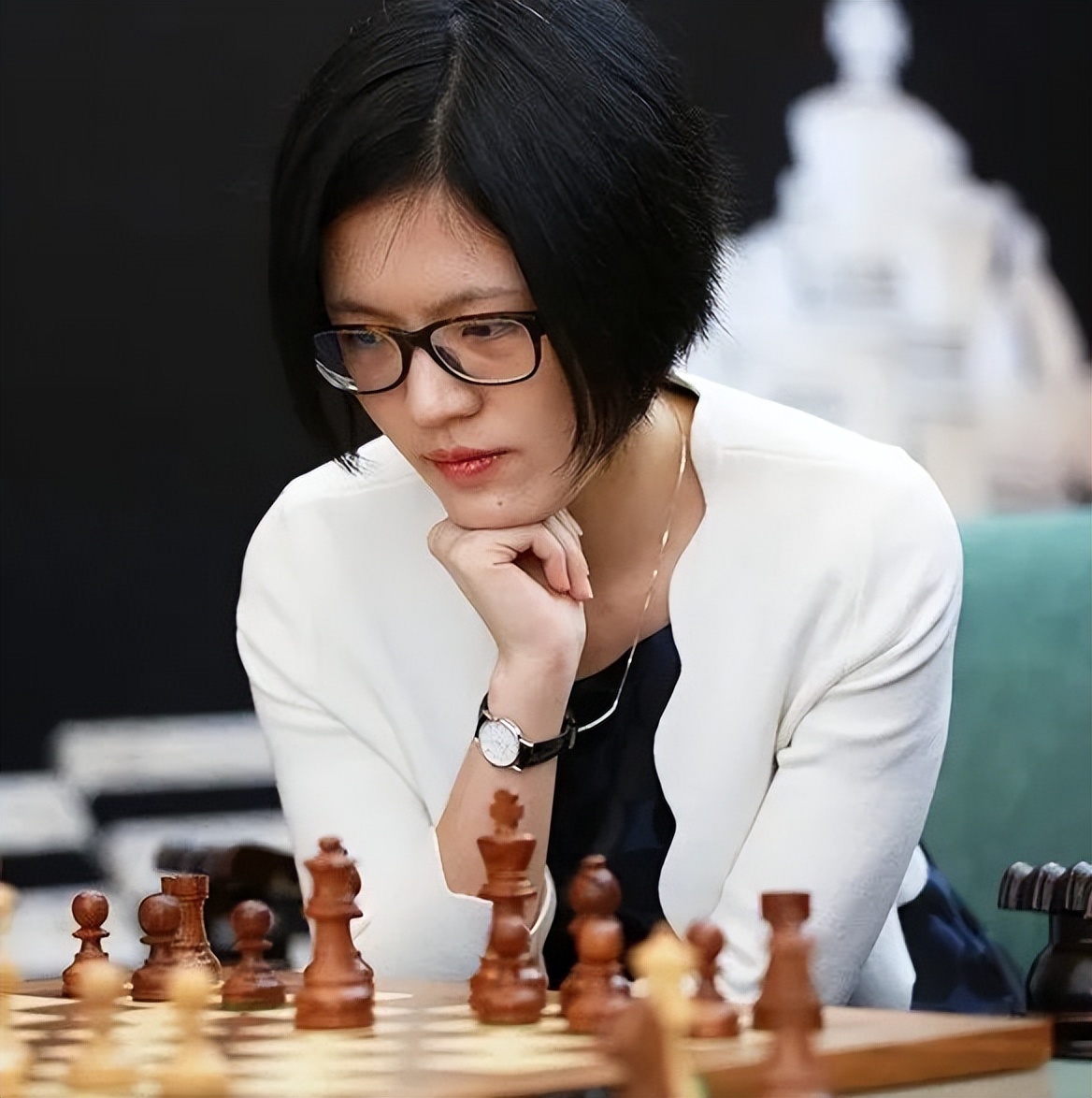 侯逸凡与居文君国际象棋比赛视频,中国国际象棋女子世界冠军侯逸凡