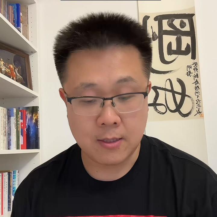 提前锁定今年最佳*场官**小说