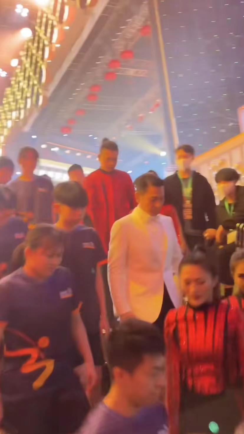 刘德华拍超级月亮,刘德华晒超级月亮