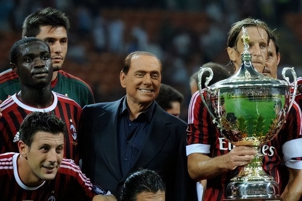 贝卢斯科尼的传奇人生,贝卢斯科尼飞机撩妹段子