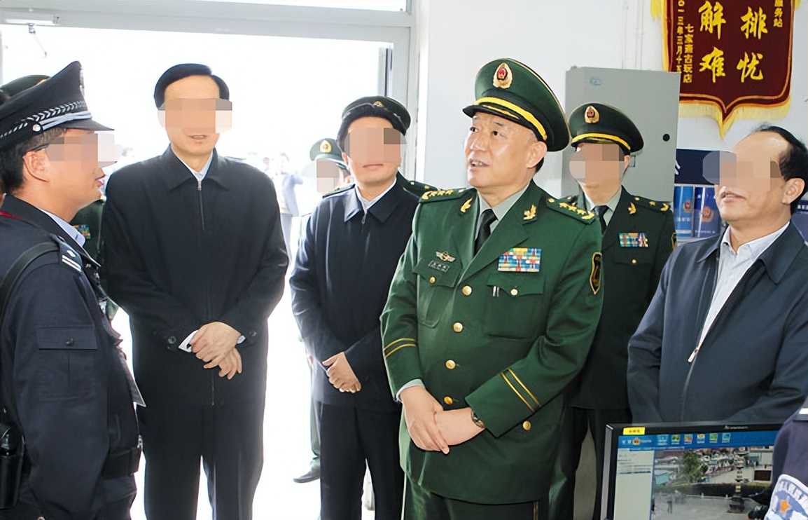 军中“老虎”落马：*警武**上将衔，官至军委副参谋，被儿子拉下马