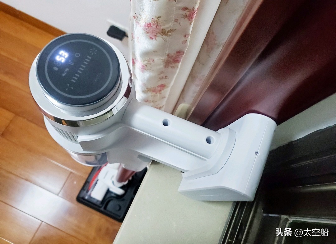 戴森吸尘器和斐纳吸尘器哪个好,斐纳吸尘器测评