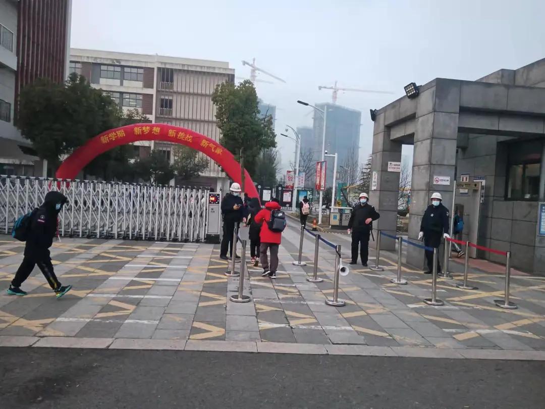 骞冲畨鏍″洯鎶ゅ鏈夋垜,骞冲畨鎶ゅ闃熶负瀛︾敓瀹夊叏淇濋┚鎶よ埅