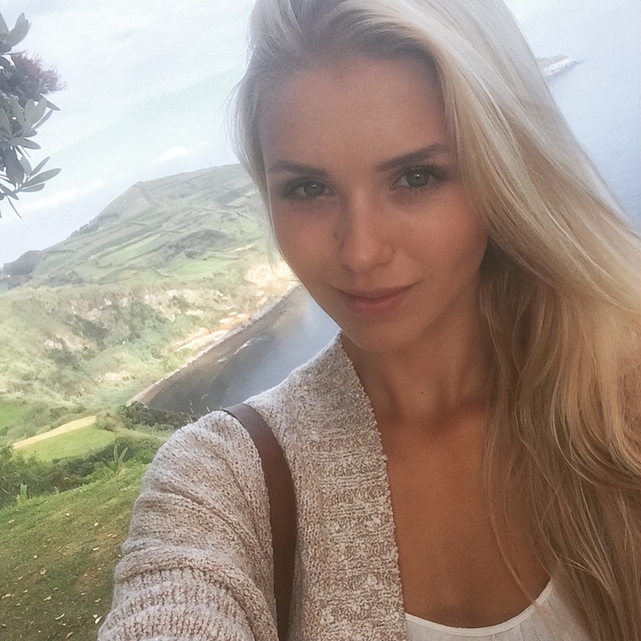 罗伊斯老婆斯嘉丽什么星座,罗伊斯女友斯嘉丽世界杯