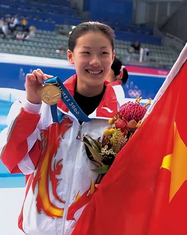 跳水皇后伏明霞嫁给了谁,跳水女皇伏明霞吴敏霞