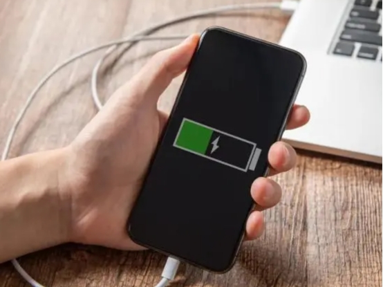 正确充电让手机寿命延长十倍,手机是每天充电还是用完了才充电