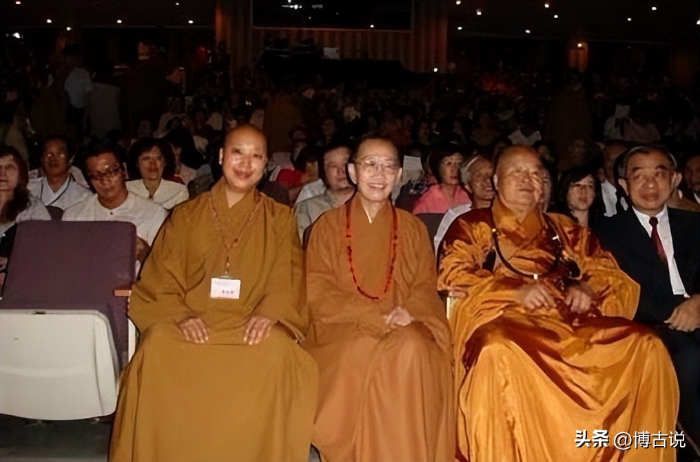 歌手李娜出家真实原因,李娜看破红尘出家唱的一首佛歌