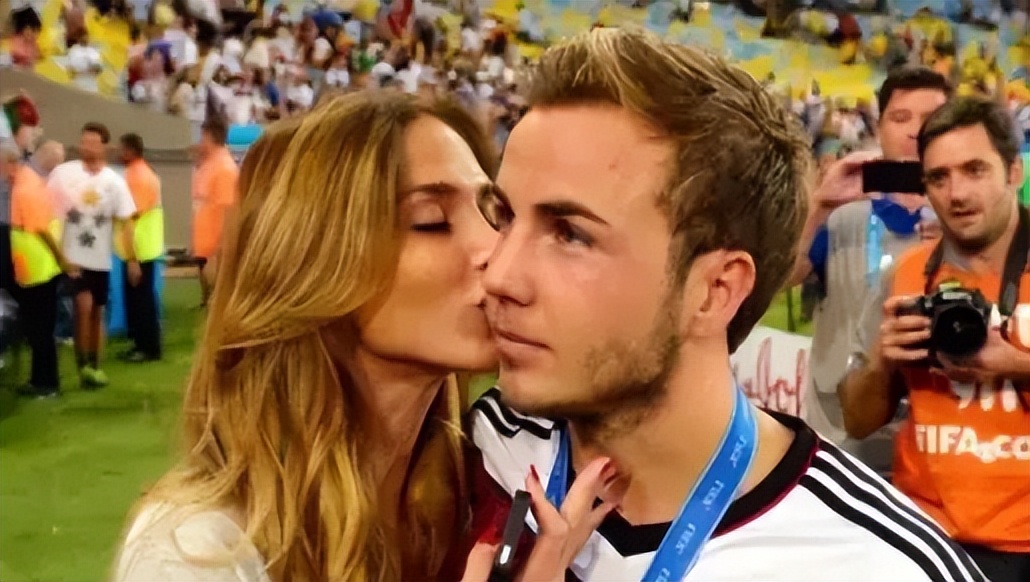 卡塔尔世界杯日本明星太太团来袭,卡塔尔世界杯太太团来袭