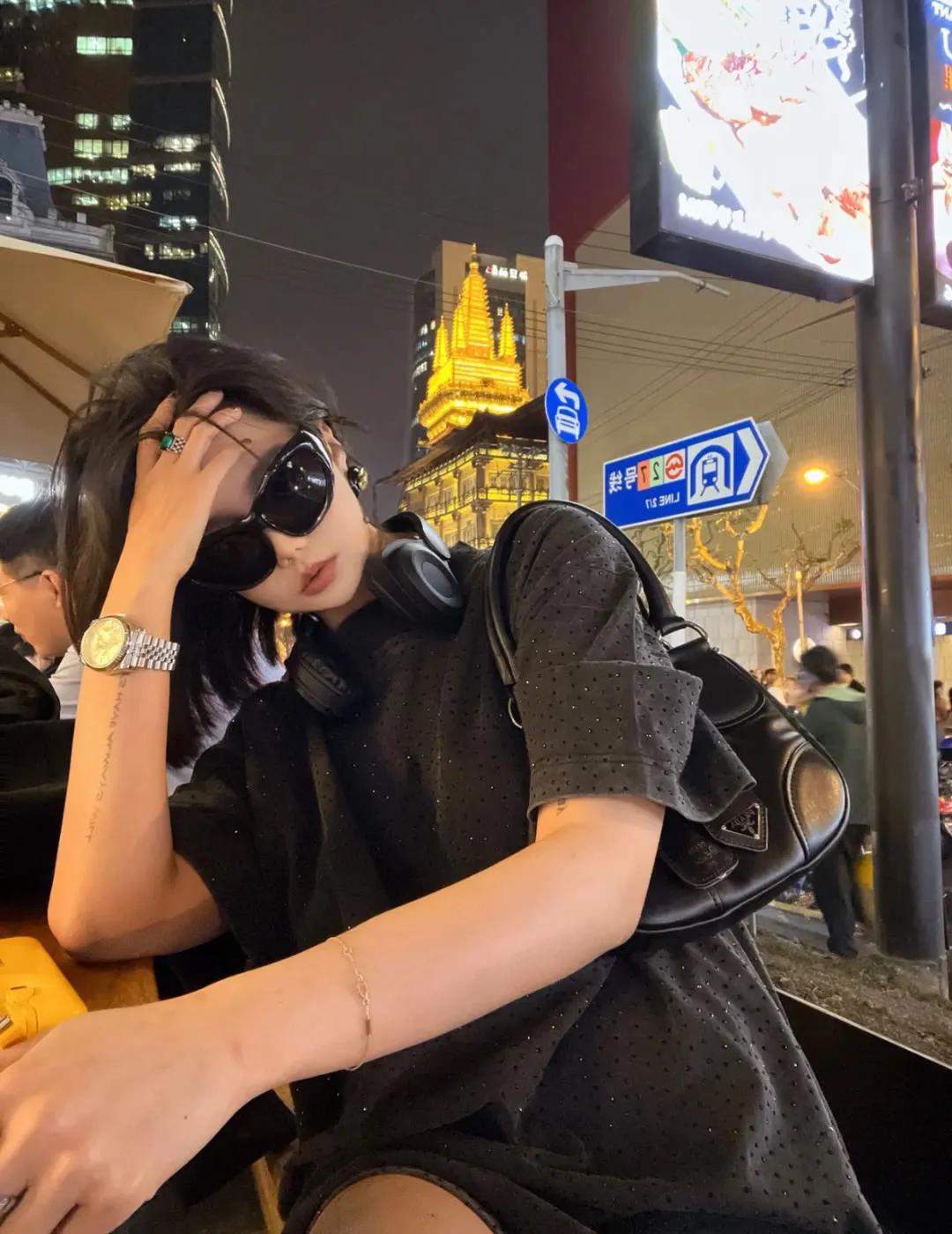 戴墨镜的女生头像搞笑,戴墨镜的女生头像高冷