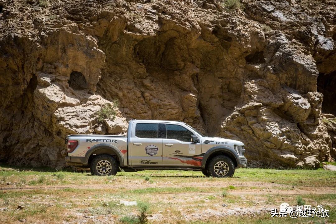 全新福特f-150猛禽最新消息曝光,第三代福特f-150猛禽依旧硬核