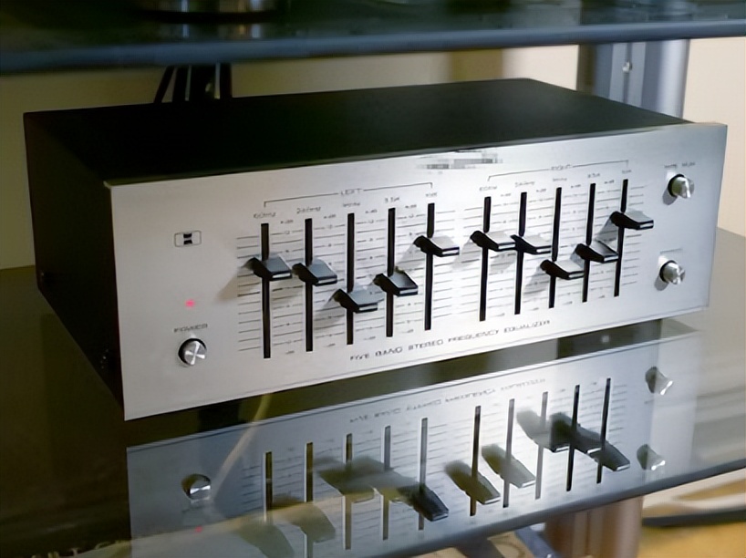 耳机声音偏音,耳机声音小声是什么原因