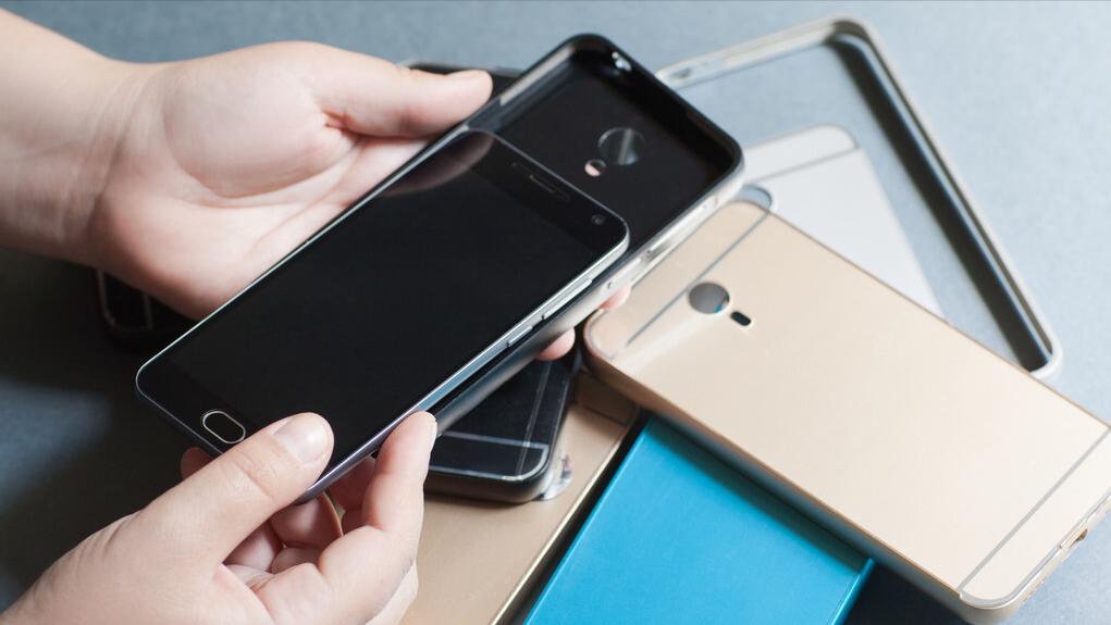 靠做手机壳赚钱,你的手机壳里藏的是什么