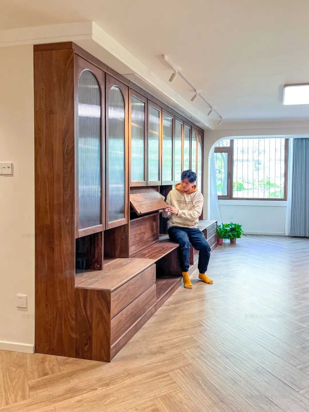 复古小拱门卡座书柜，主打一个全网爆火，北京业主是懂造景滴