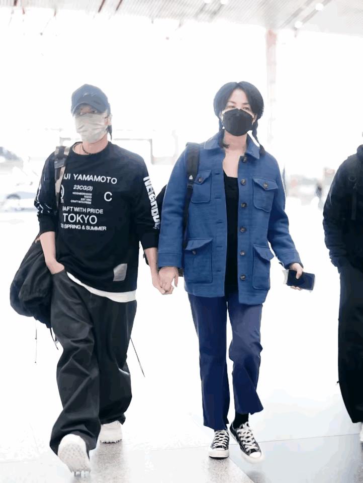 谢霆锋和王菲谁先牵手的,王菲谢霆锋牵手所有视频