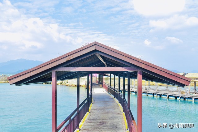 哪有什么长亭古道，斑驳的光影里留下的都是词不达意