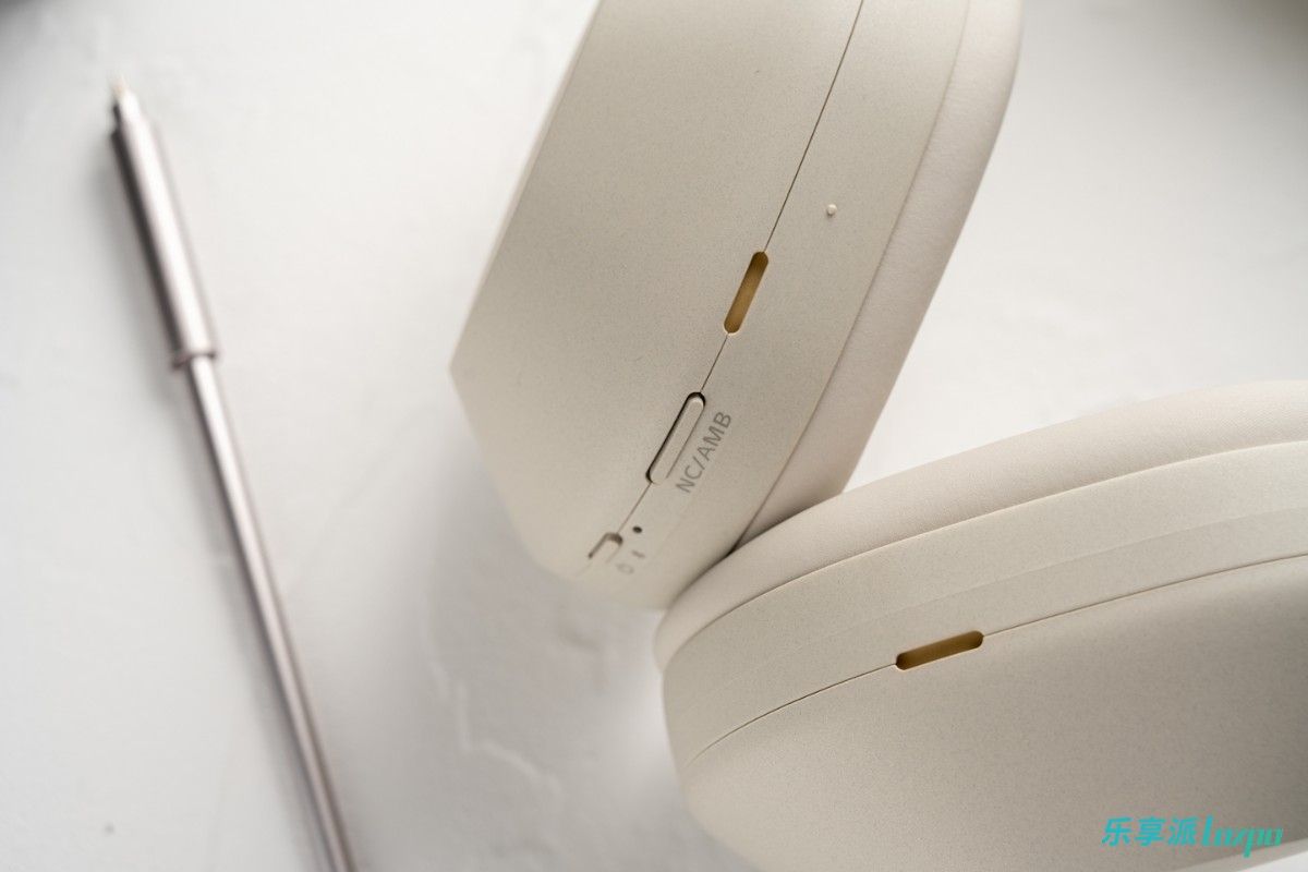 索尼头戴式降噪耳机wh-1000xm5,索尼wh1000xm5和boseqc45哪个好