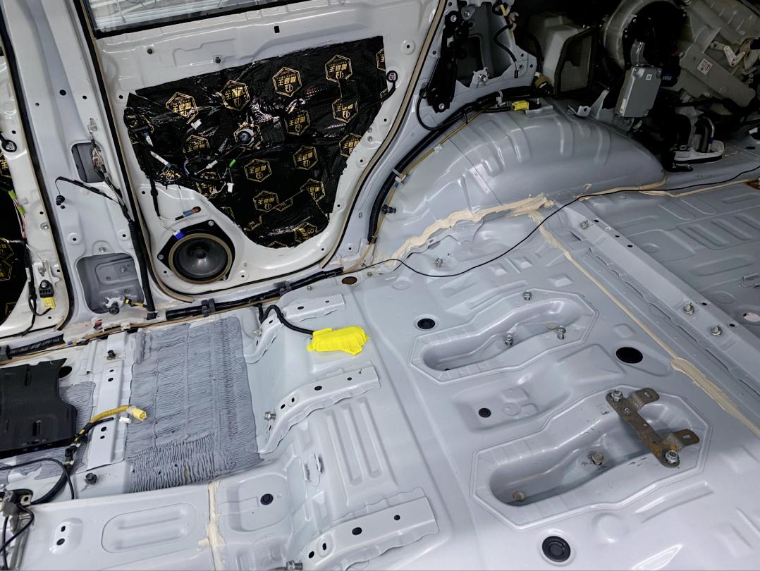 丰田霸道老车翻新升级好的出售,搞工地车翻新