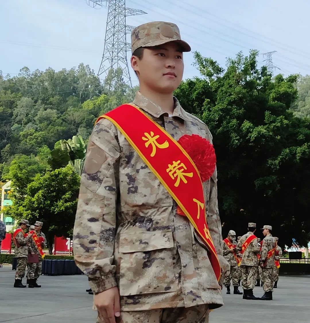 深圳市宝安区进藏新兵启程卫国戍边