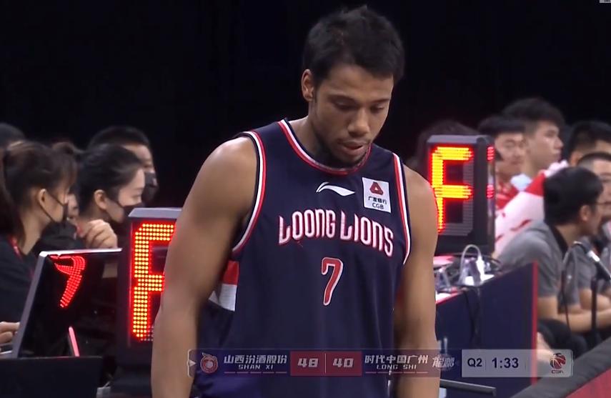 广州龙狮vs首钢祝铭震穿的什么鞋,祝铭震cba精彩表现