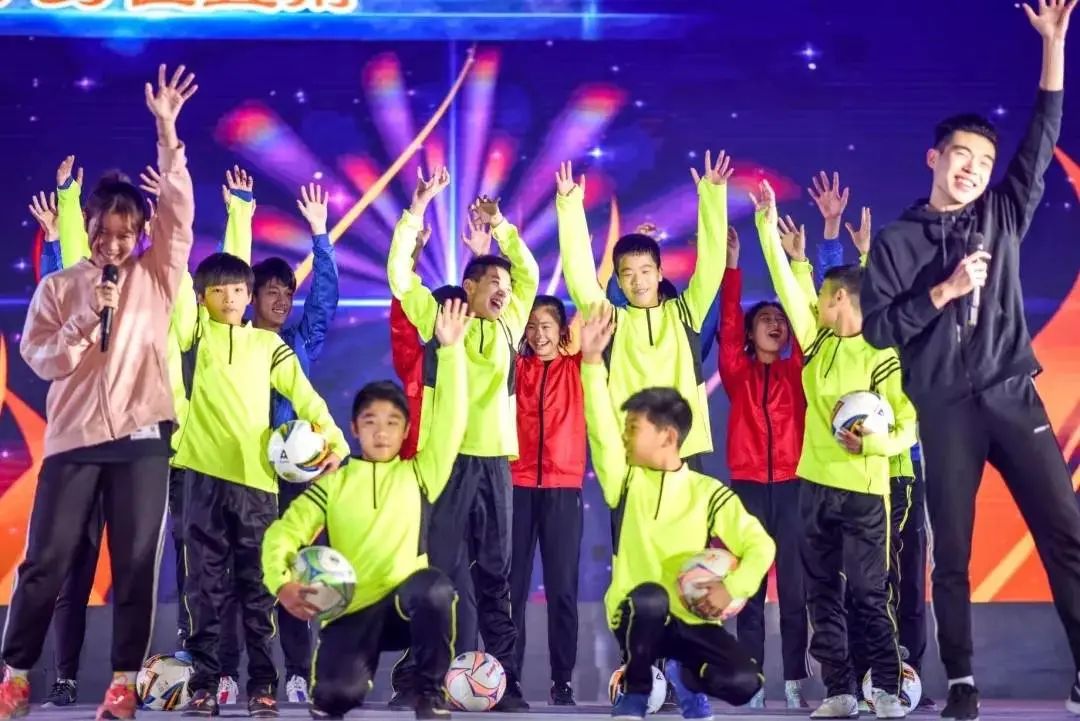 姝︽眽鐧惧勾鍚嶆牎,姝︽眽鐧惧勾楂樹腑