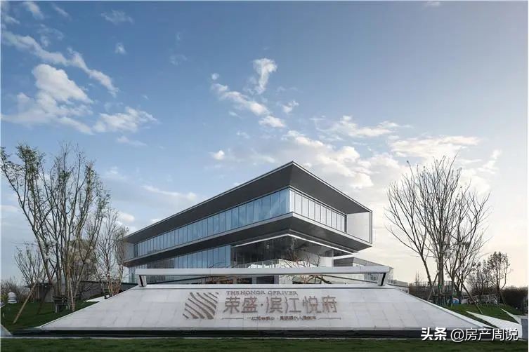 为什么有的小区一楼架空,为什么有些小区一楼是架空层