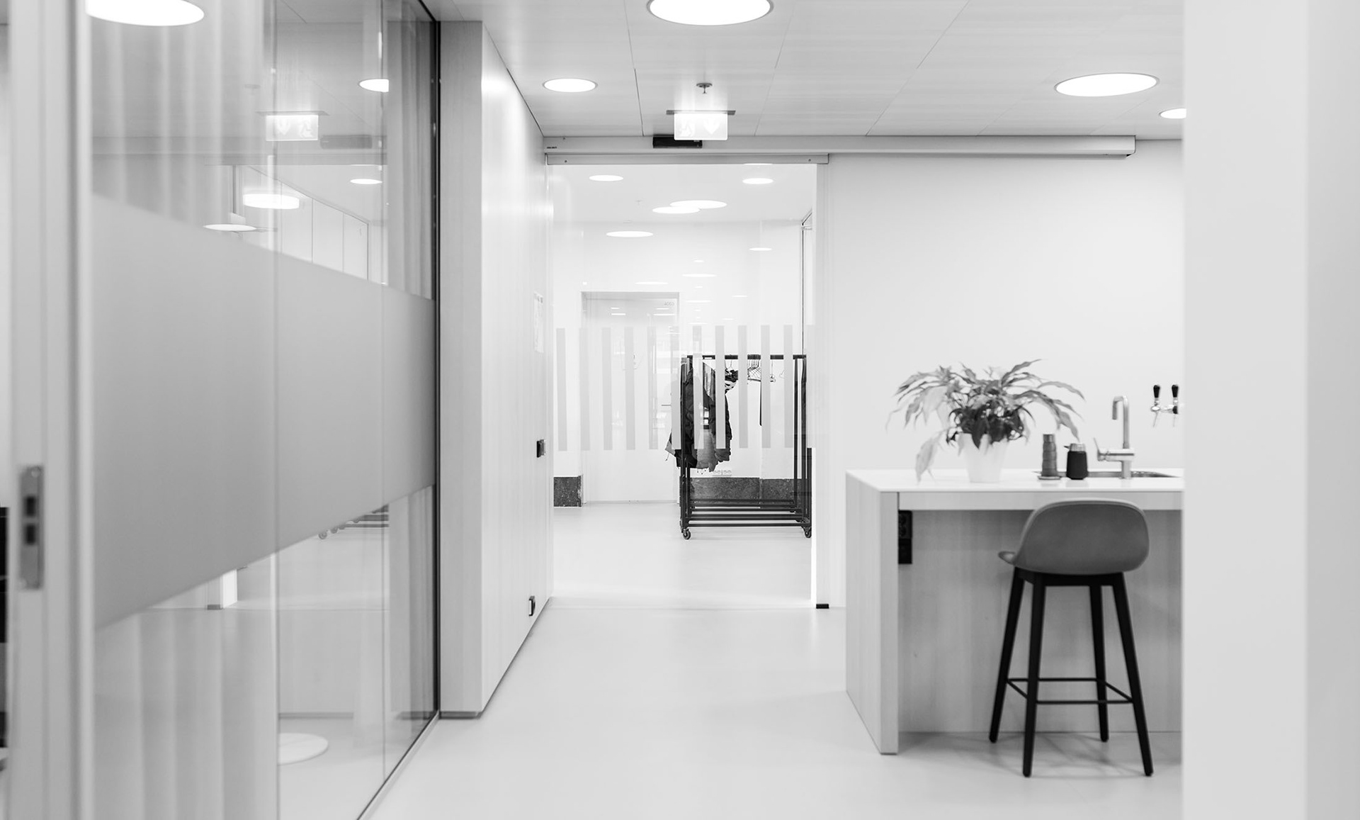 导向标识牌设计效果图,极简主义指示牌设计