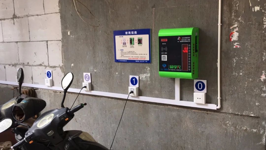 电动车充电老是绿灯怎么办,电动车亏电充电一直红灯充不上电