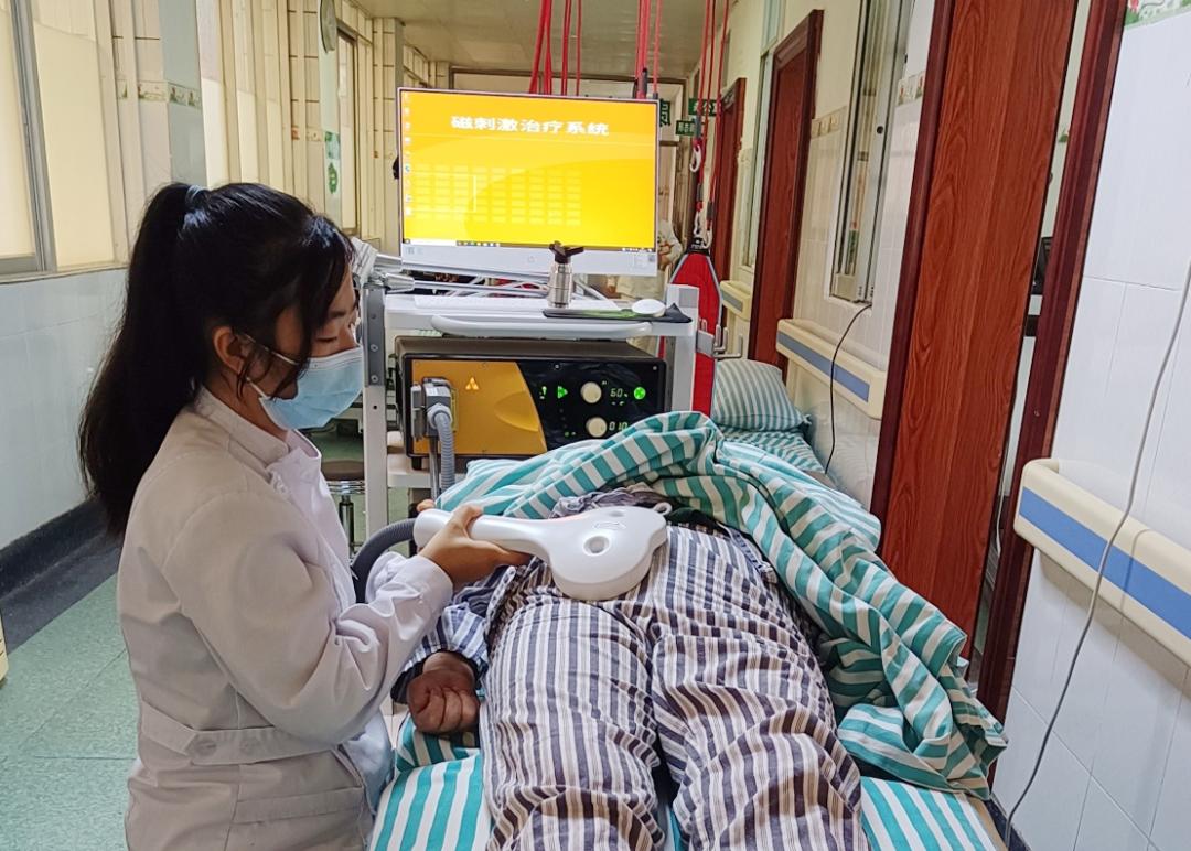 致敬每一位在抗疫一线的工作人员,致敬每一位奋斗在前线的医护人员