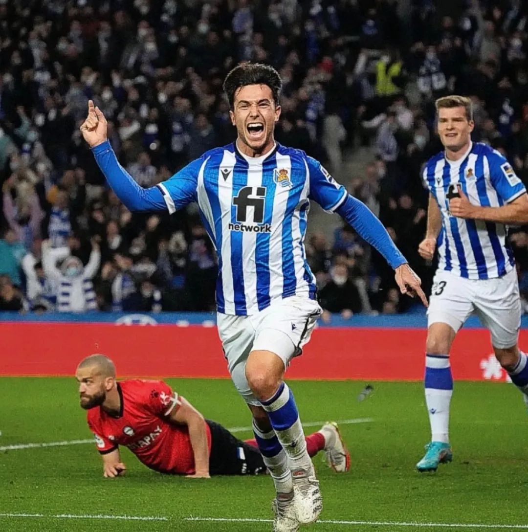 霍伊伦德阿森纳,阿森纳求购梅西