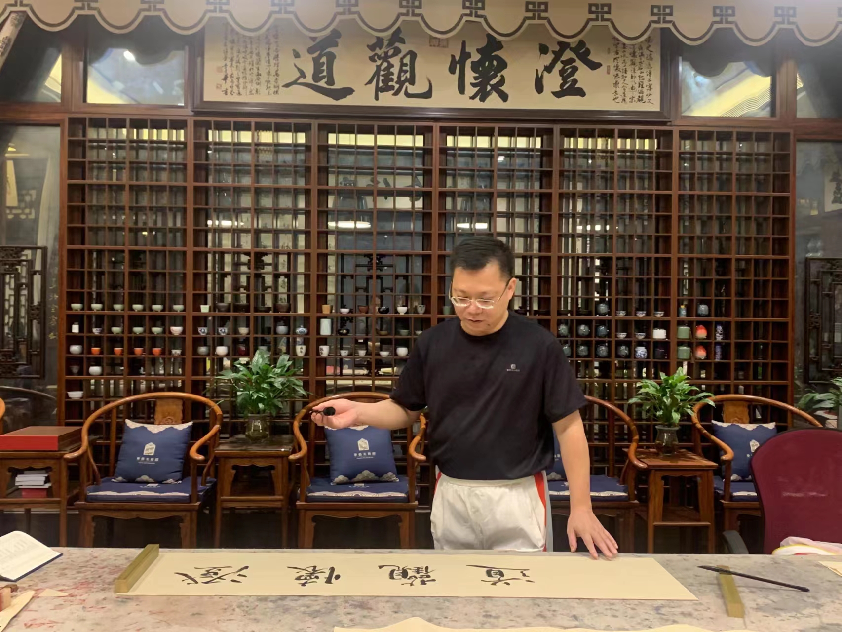 梁国德贵港,梁国德简介