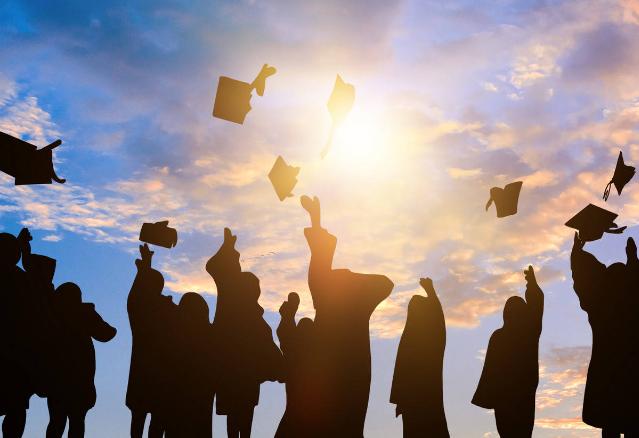 真实事件！12年前湖北男子11天捐精5次后猝死，父亲悲痛索赔400万