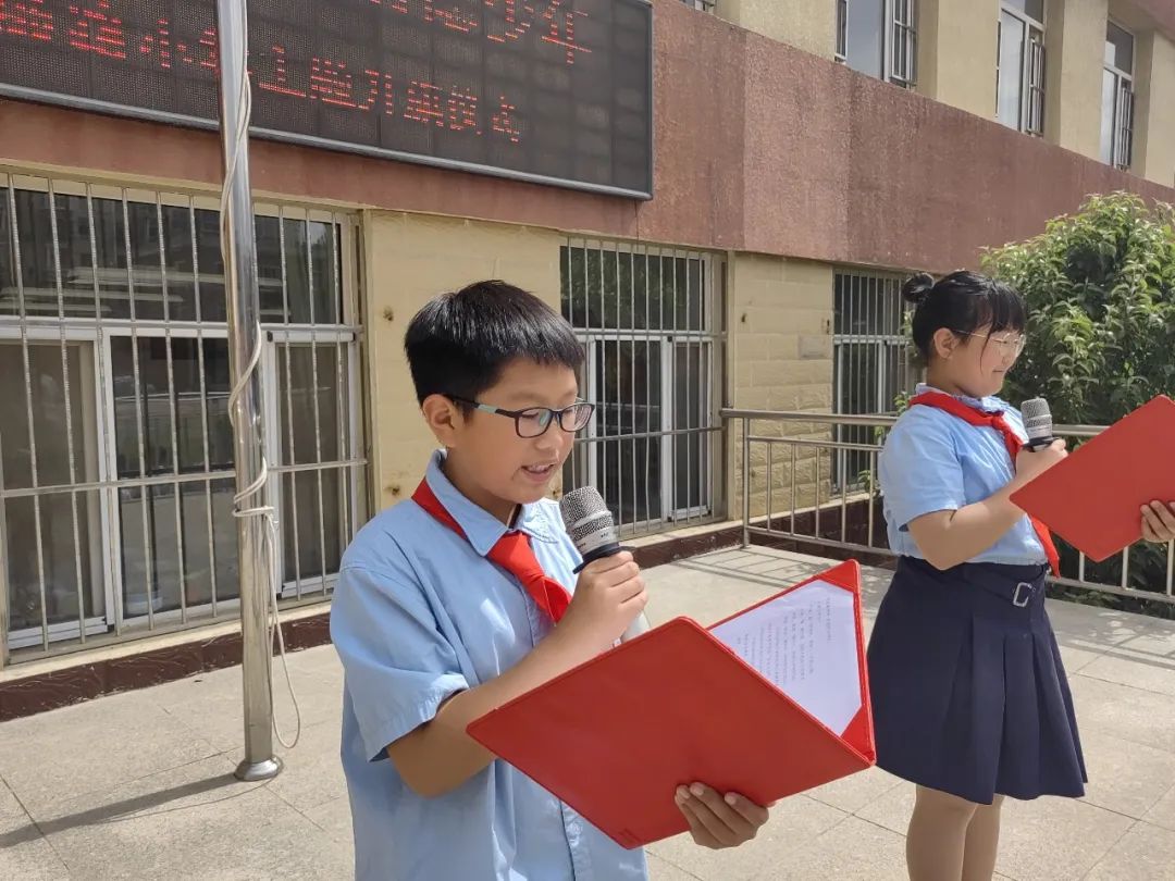 升旗仪式做文明有礼的儒雅少年,小学生文明有礼主题升旗仪式