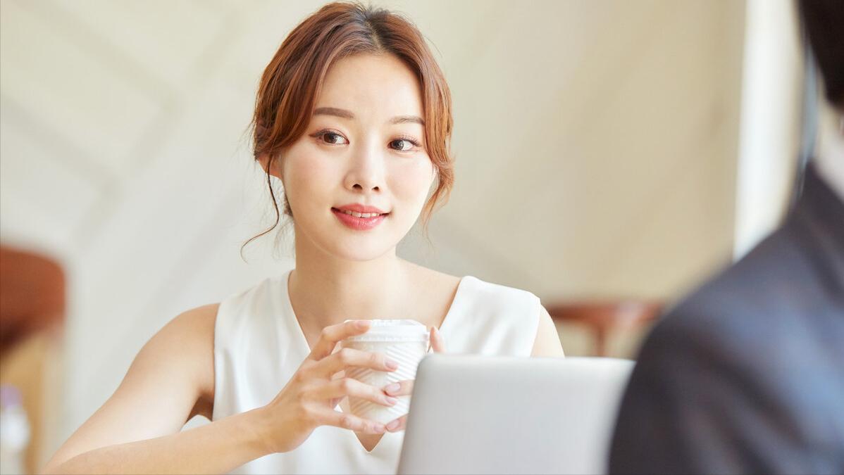 月经期间小腹左侧疼痛的原因女性,月经期间有血块小腹疼痛用什么药