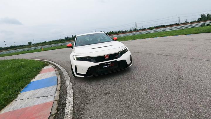 手动思域和type,思域typer百公里加速