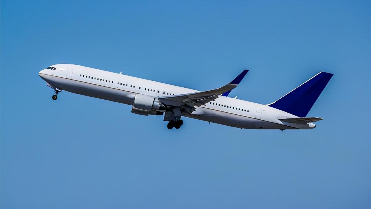 没有身份证坐飞机需要带什么证件,没带身份证坐飞机详细流程