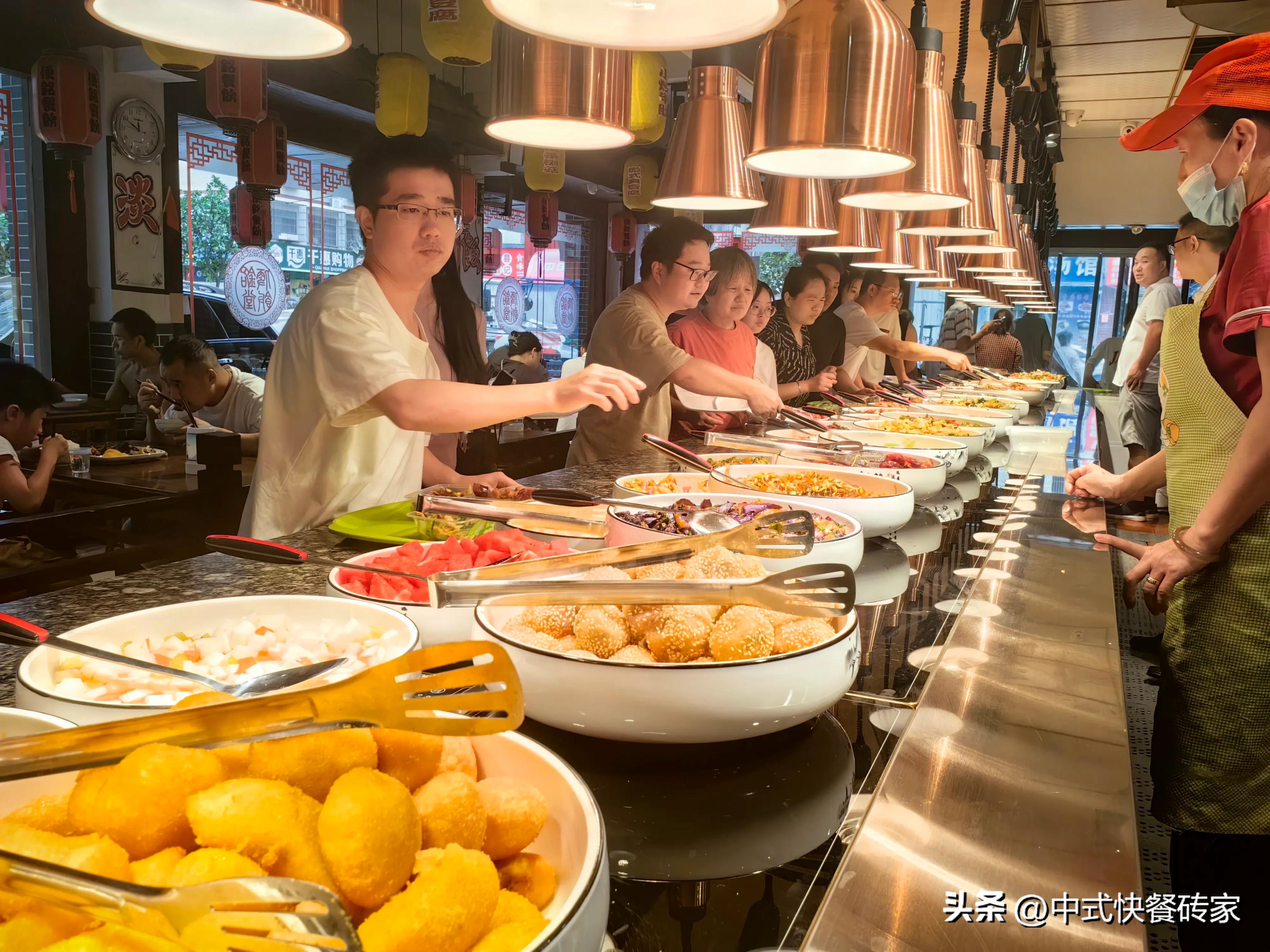传统快餐与自选快餐：优缺点对比和个人偏好